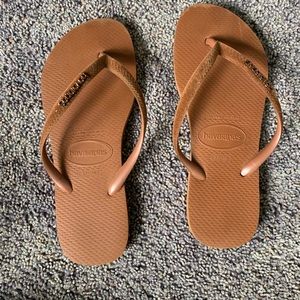 Brown, velvet straps, worn once, Havianas 37/38